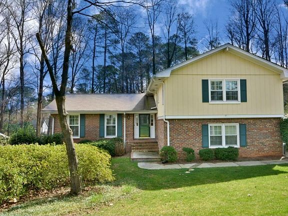 2nd image of 2633 Regency Dr E