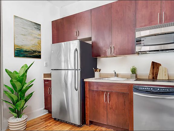 2nd image of 484 Humboldt St APT 305