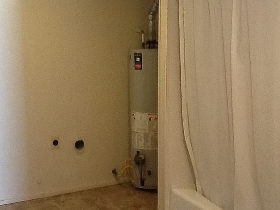 3rd image of 731 E Albany Ave