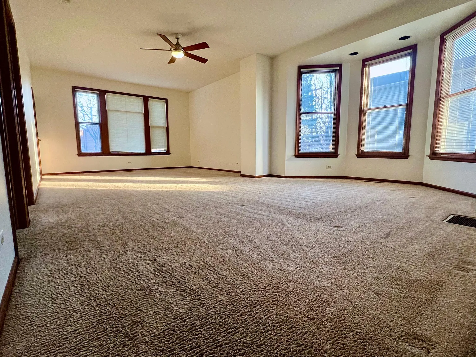 204 N Bothwell St — Photo 2