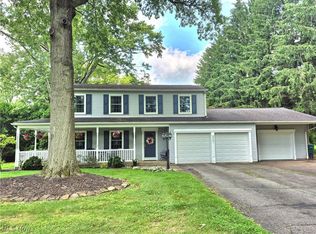 8967 Singing Hills Dr NE, Warren, OH