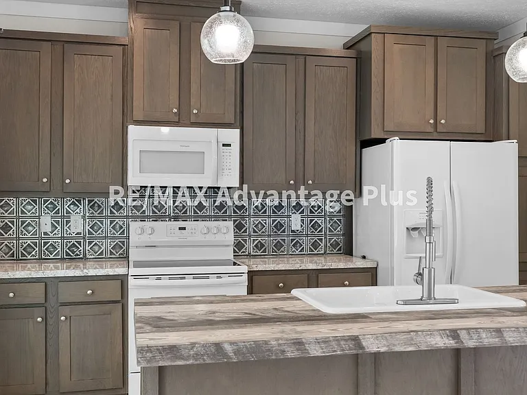1407 Paradise Rd — Photo 13