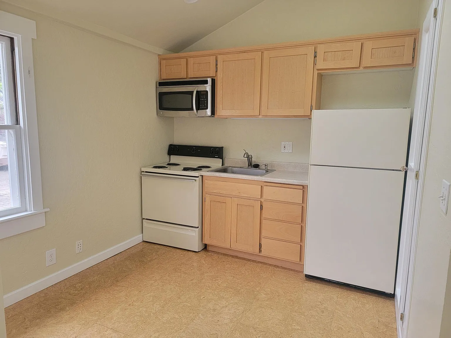1001 Spring St — Photo 3