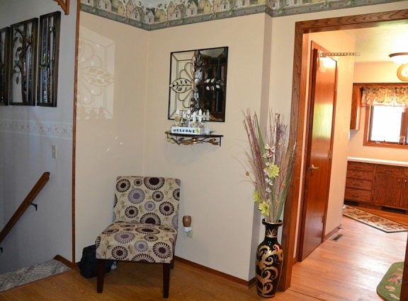 3rd image of 530 S Crestwood Ct