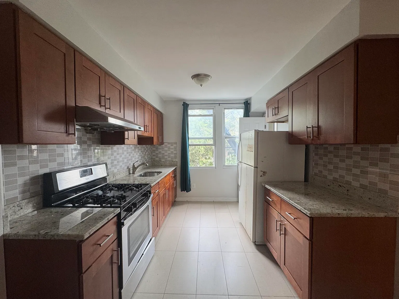 2 bed, 1.0 bath, $2,650 — Photo 3