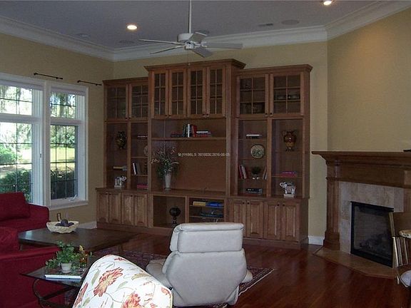 3rd image of 281 Berwick Dr
