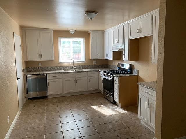 1st image of 720 N Greenwood Ave