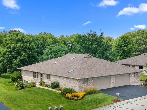 12060 Summit Ct, Rockton, IL 61072