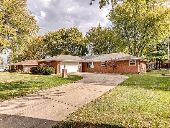 4th image of 224 Joseph Dr