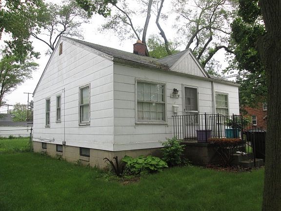 3rd image of 19379 Grandville Ave