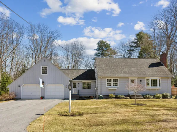 8 Crystal Lane, Cumberland, ME 04021