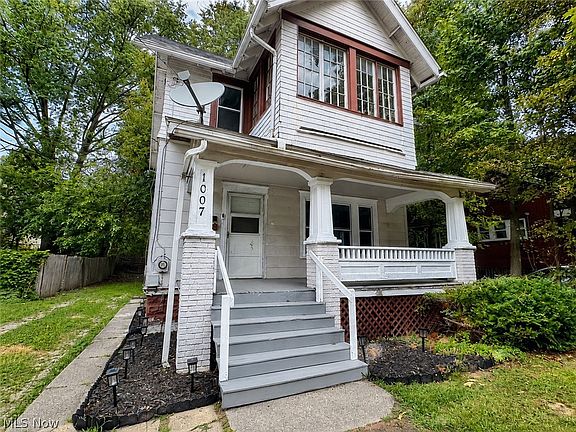 2nd image of 1007 Delia Ave