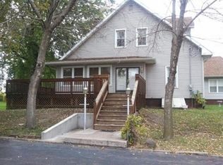 1101 W 3rd St, Sterling, IL 61081