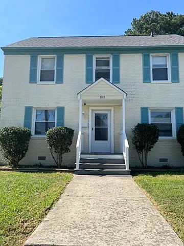 4 bed, 1584 sqft, $2,400 — Photo 1