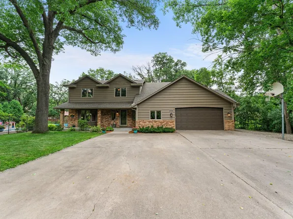 9755 Egret Blvd NW, Coon Rapids, MN 55433