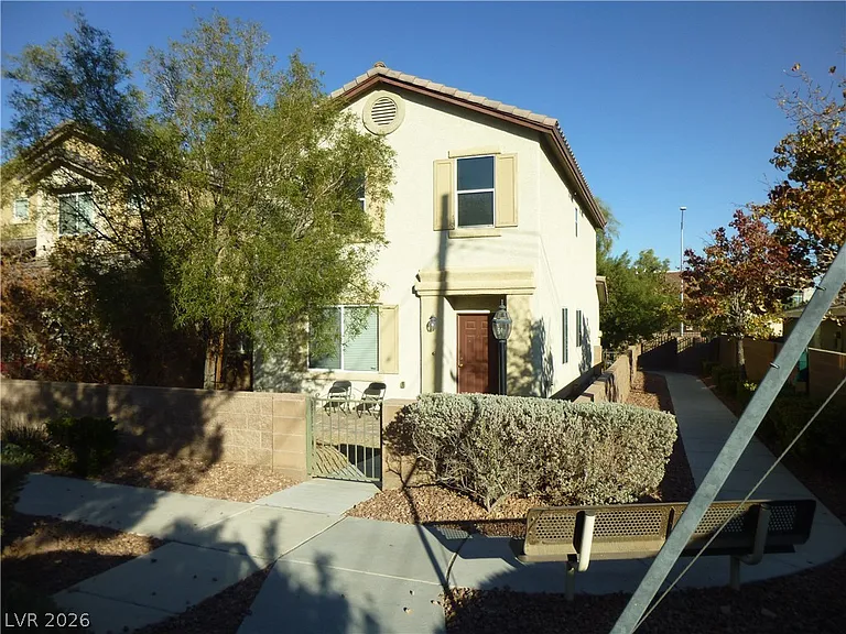 273 Dizzy Petunia Ct — Photo 2