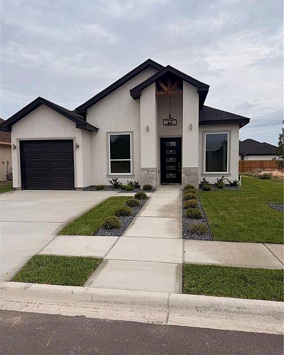1st image of 1313 E Acacia Dr