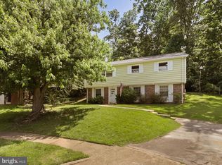 9429 Ardath Pl, Fairfax, VA 22032