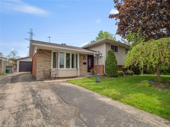 63 Harrison Ave, Welland, ON L3B 1C3