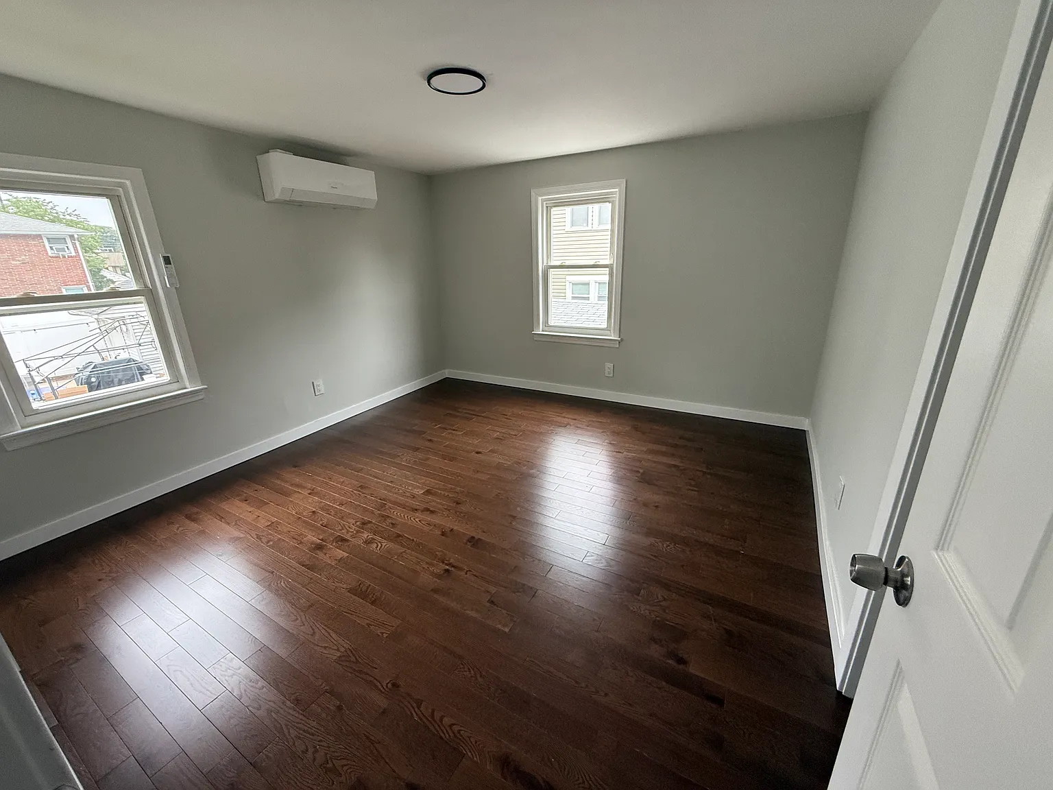 3 bed, 1000 sqft, $3,000 — Photo 4