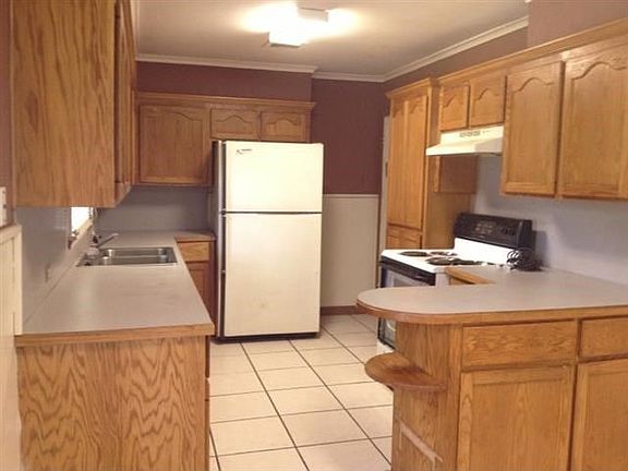 3rd image of 301 Ouachita Dr