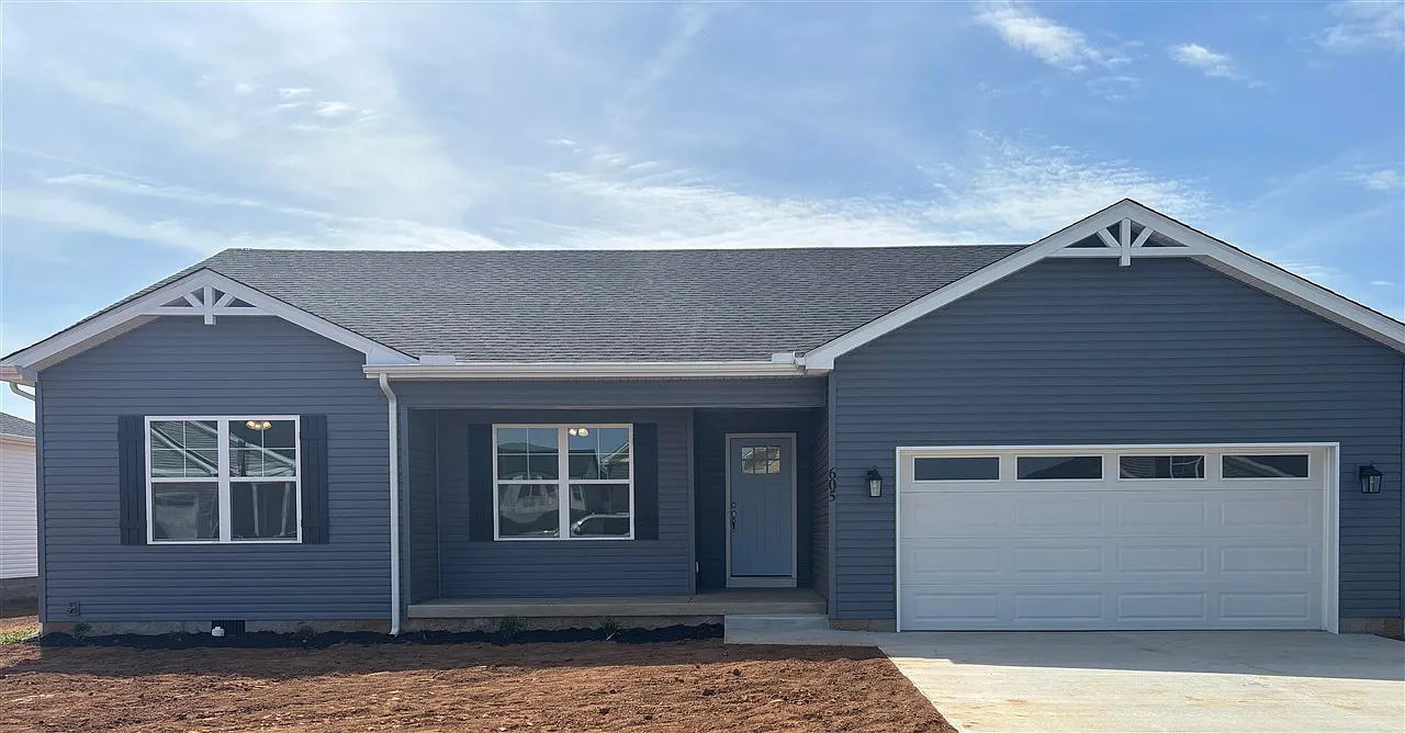605 Victoria Way photo 1