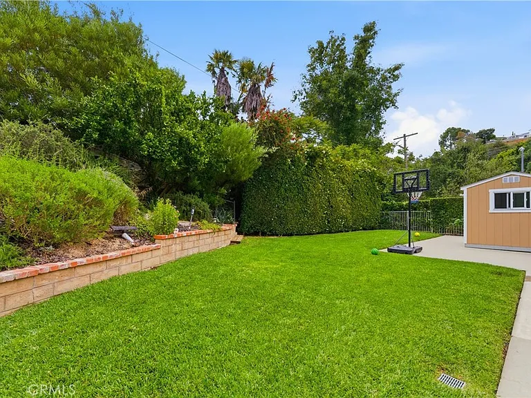19511 Rosita St — Photo 48