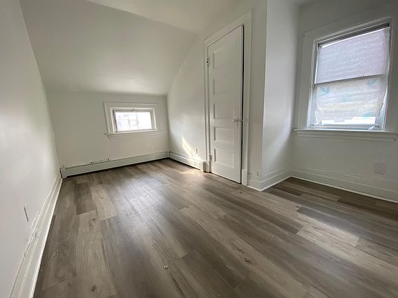 5th image of 247 S 2nd Ave #2
