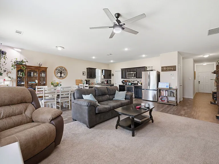 405 Willow Creek Dr — Photo 7
