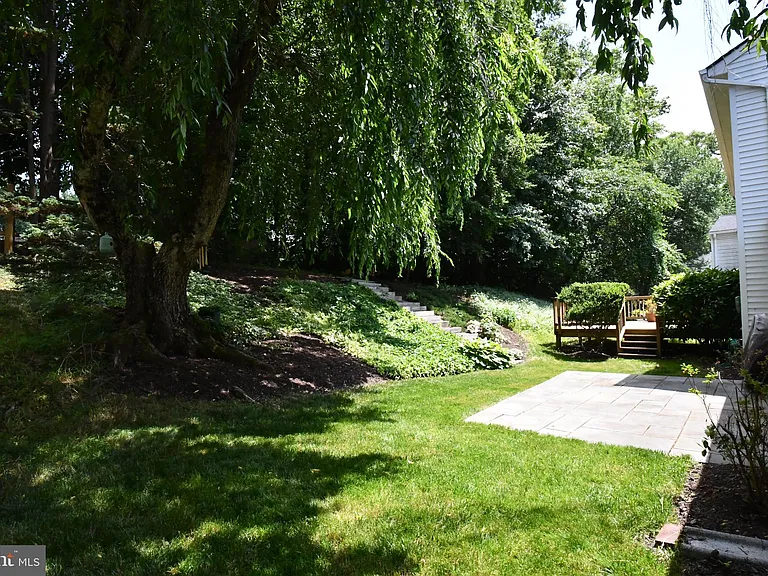 8017 Diving Cliff Ln — Photo 14