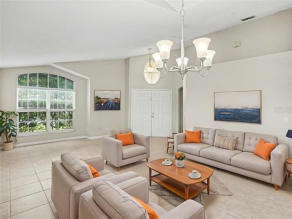 4th image of 2830 Wilshire Rd