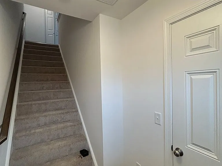 6 Meredith Way — Photo 2