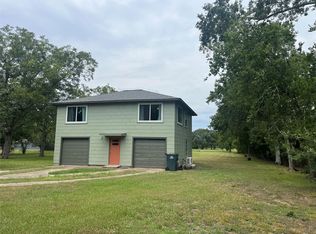 409 Doris St, El Campo, TX 77437