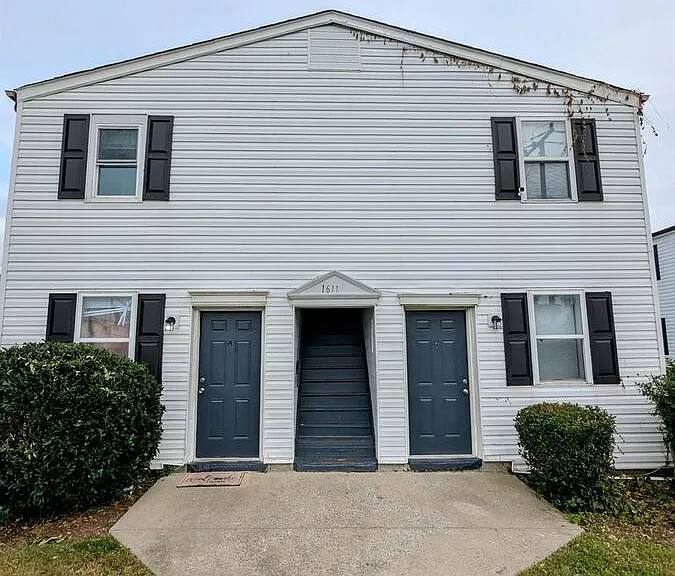 1611A Hickory St — Photo 9