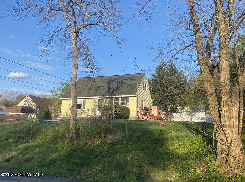 4th image of 144 New Turnpike Road