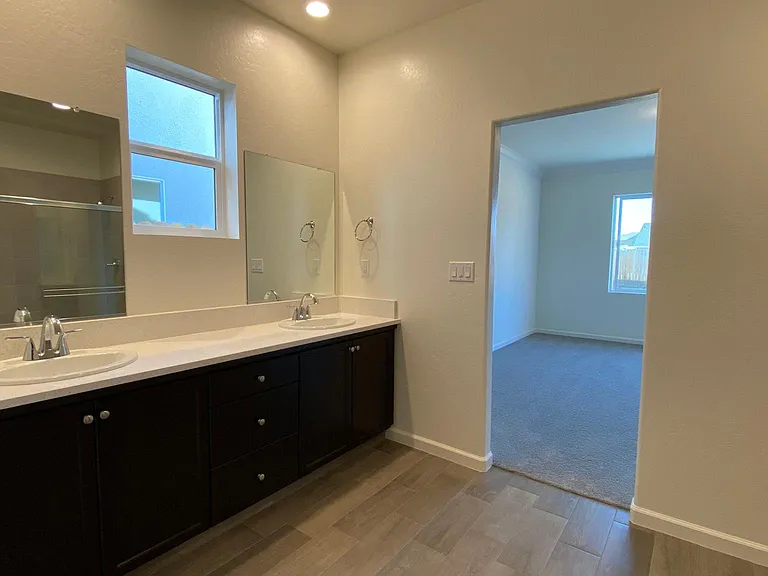 2100 Descanso Ave — Photo 17