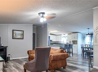 255 Drury Ln, Hortense, GA 31543