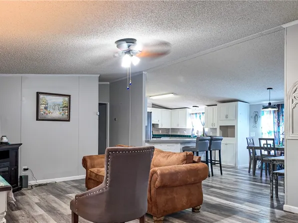 255 Drury Ln, Hortense, GA 31543