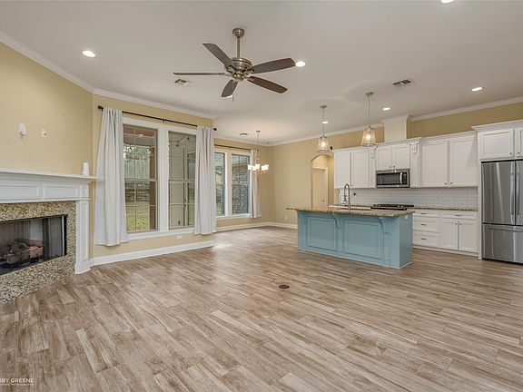 2nd image of 352 Wood Spgs