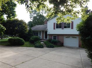 3810 N Freeman Rd, Orchard Park, NY 14127