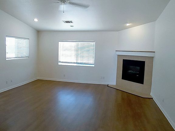 3rd image of 57887 Campanula St