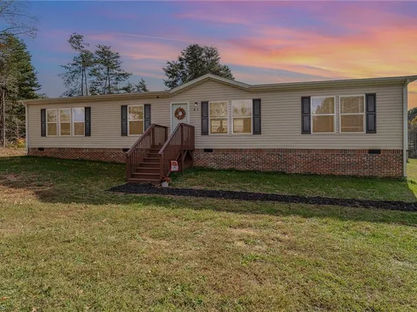 871 Comer Rd, Stoneville, NC 27048