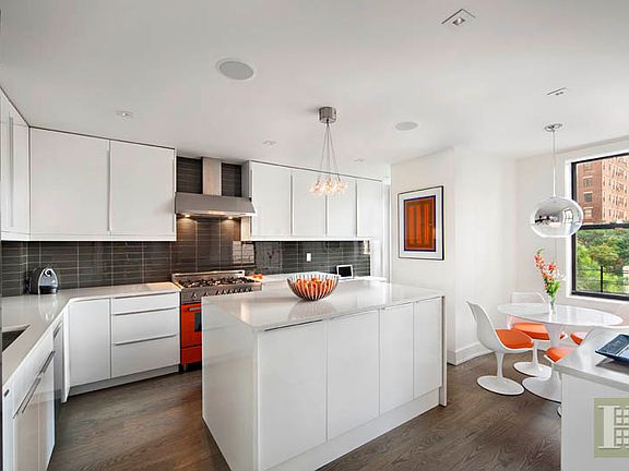 4th image of 32 W 82nd St APT 7B