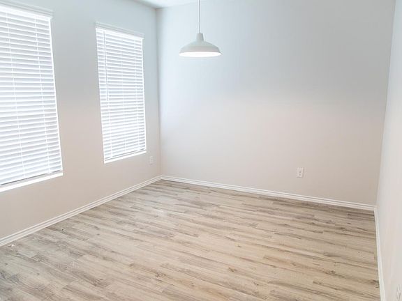 5th image of 1901 Jasmine Dr
