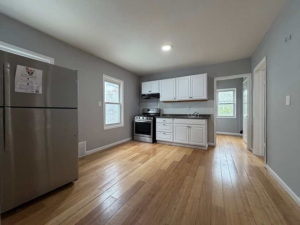 1st image of 52A Ives Ct #B2