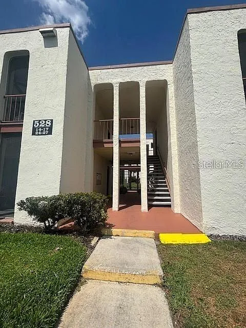 2 bed, 2.0 bath, 1002 sqft, $1,500 — Photo 2