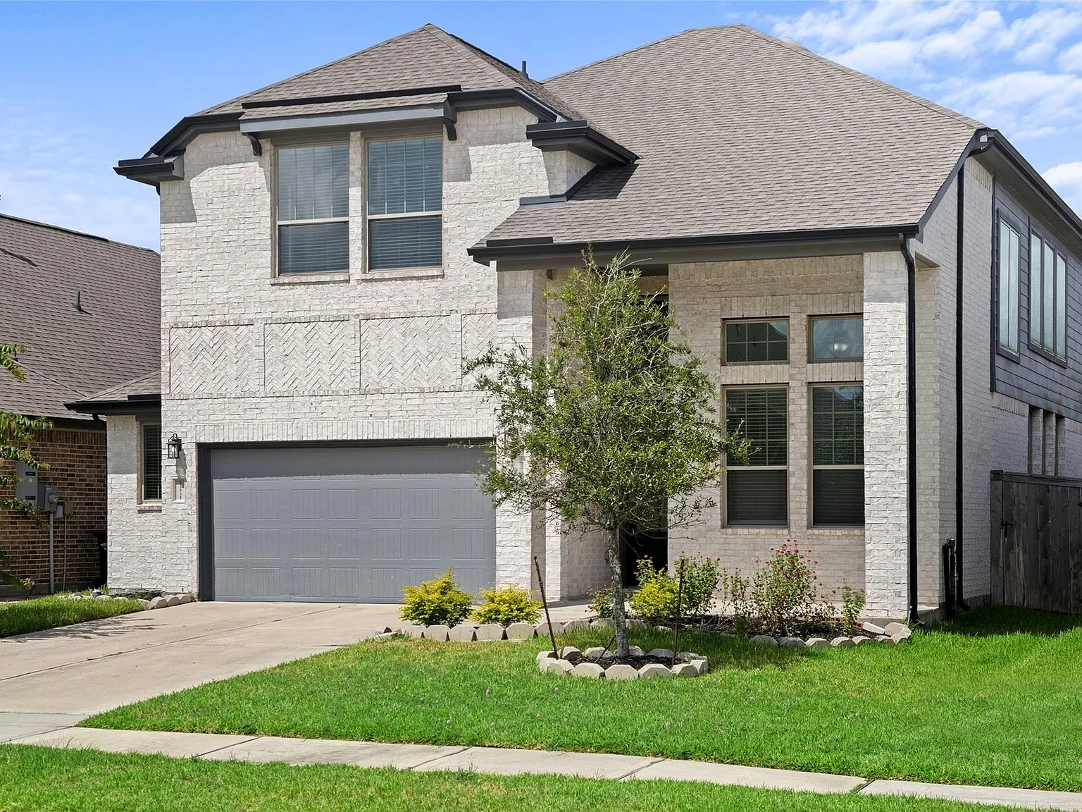 4 bed, 3.0 bath, 2683 sqft, $2,800 — Photo 3