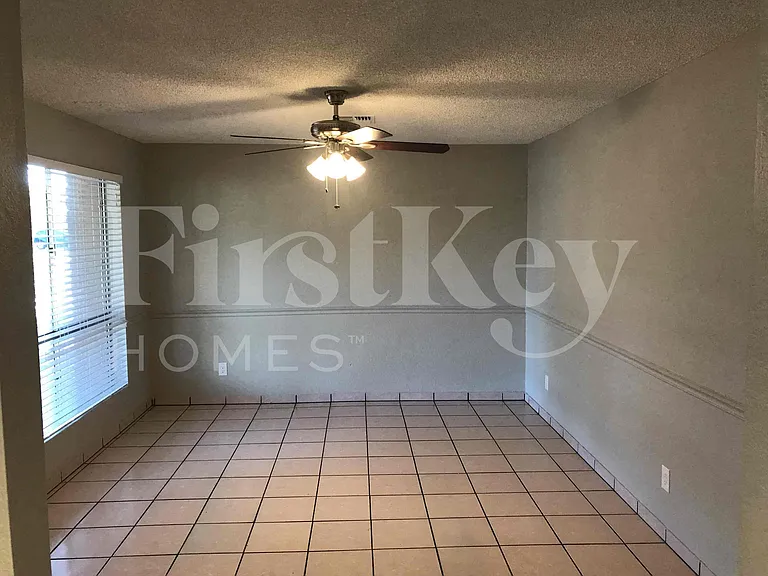 7629 W Flower St — Photo 2