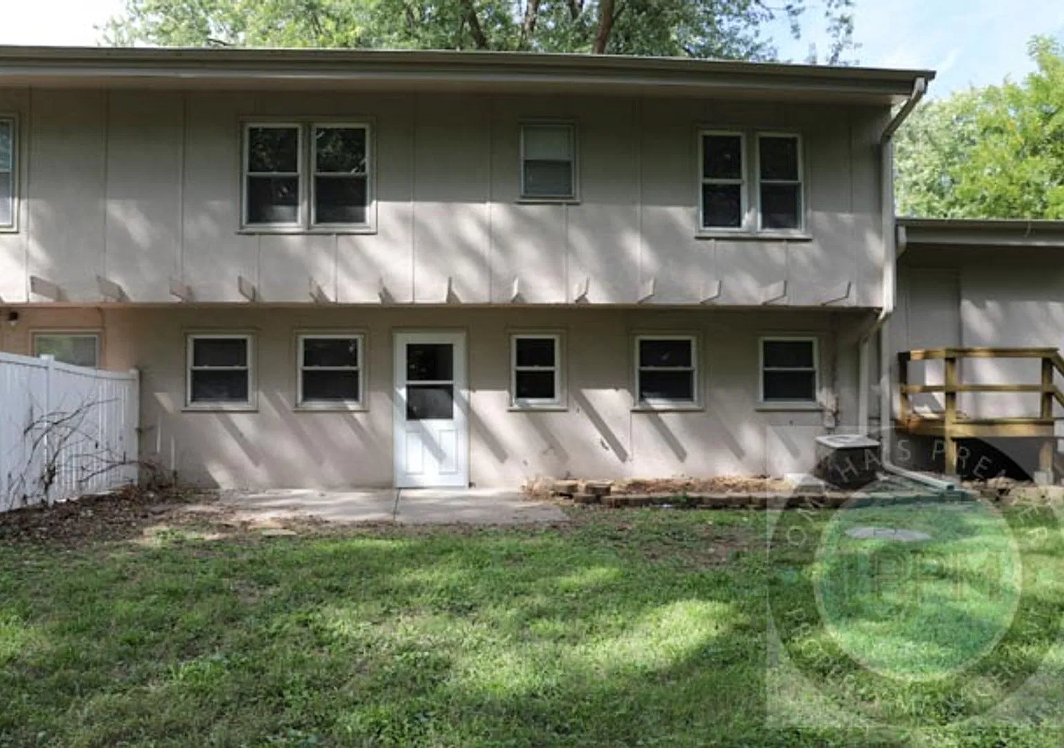 Alexander 8307 S 38 St — Photo 2