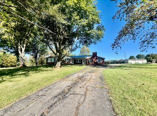 7260 W Deaver Rd, Columbus, IN 47201